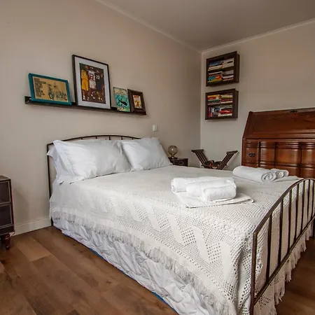 Casa Da Porta Amarela