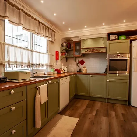 Casa Da Porta Amarela