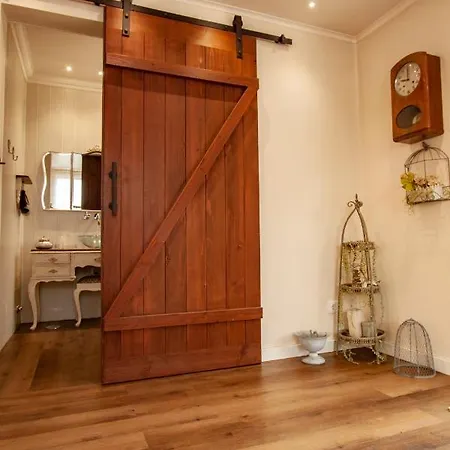 Casa Da Porta Amarela