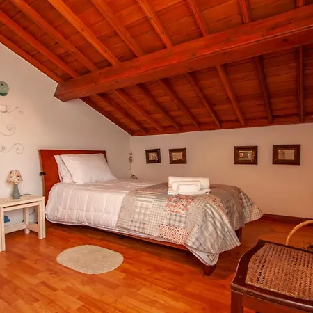 Casa Da Porta Amarela *