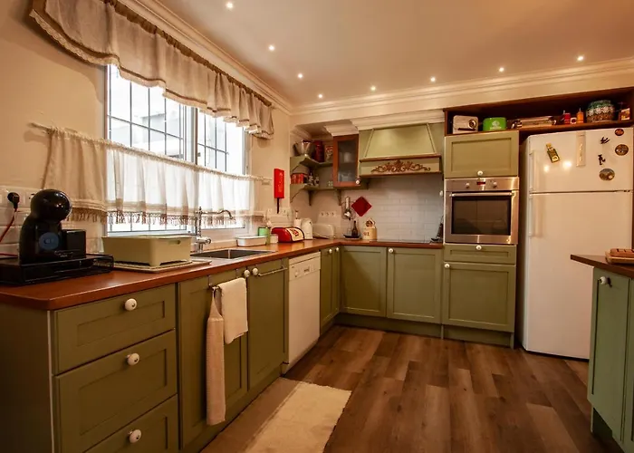 Casa Da Porta Amarela